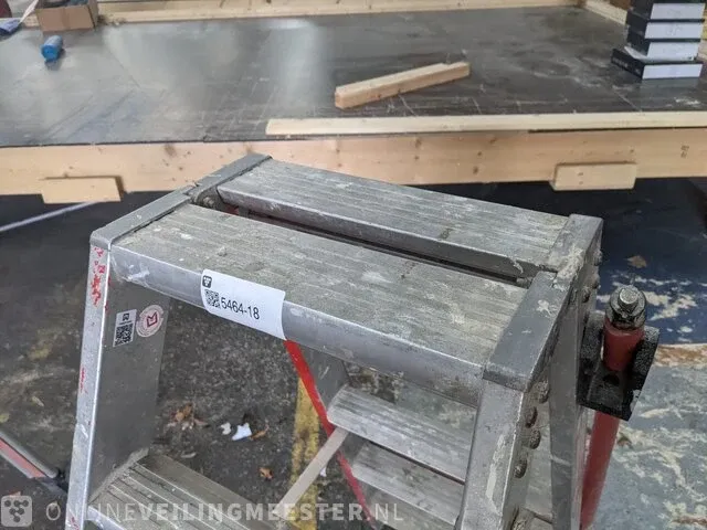 Werktrap 2x 4 treeds met bordes - afbeelding 4 van  4