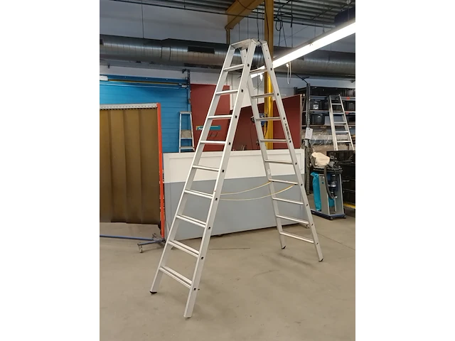 Werktrap, gs, 2x10, 2010 - afbeelding 1 van  7