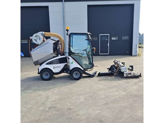 Werktuigdrager met onkruidbrander nilfisk, city ranger 2250, 2016 - afbeelding 1 van  49