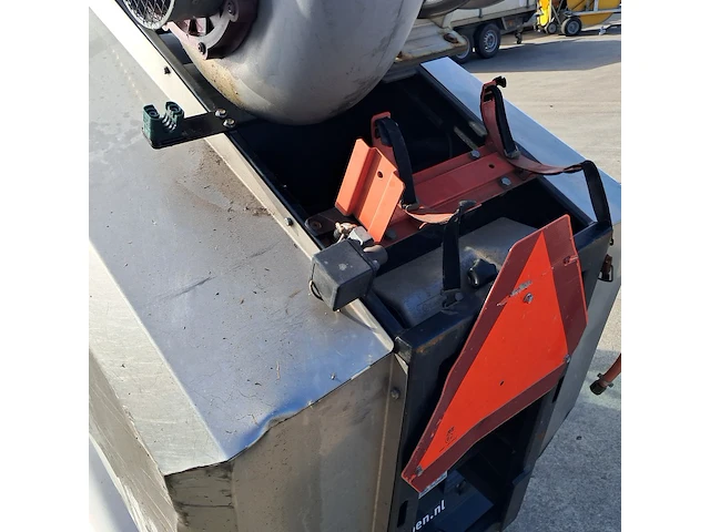 Werktuigdrager met onkruidbrander nilfisk, city ranger 2250, 2016 - afbeelding 42 van  49