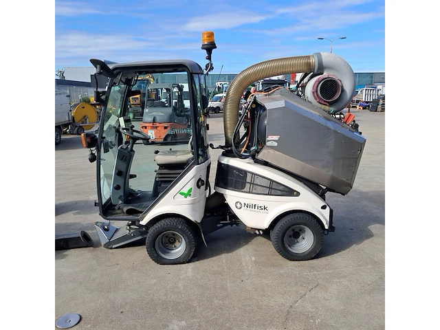 Werktuigdrager met onkruidbrander nilfisk, city ranger 2250, 2016 - afbeelding 46 van  49