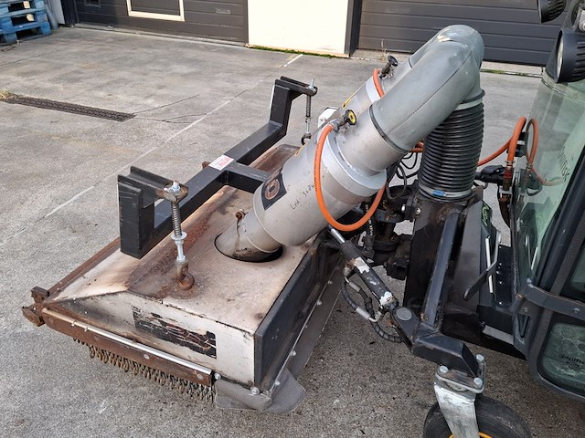 Werktuigdrager met onkruidbrander, nilfisk, fv2250, 2017 - afbeelding 17 van  36