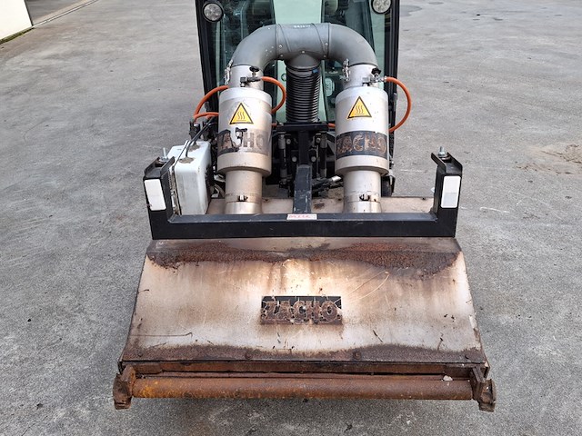 Werktuigdrager met onkruidbrander, nilfisk, fv2250, 2017 - afbeelding 18 van  36