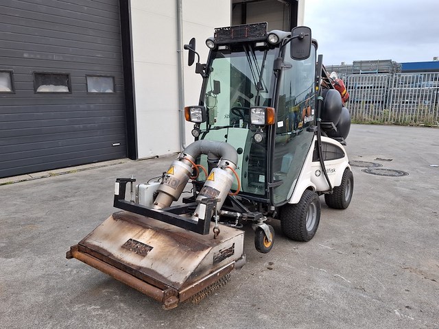 Werktuigdrager met onkruidbrander, nilfisk, fv2250, 2017 - afbeelding 12 van  36