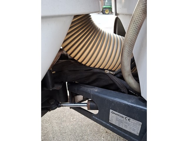 Werktuigdrager met onkruidbrander, nilfisk, fv2250, 2017 - afbeelding 27 van  36