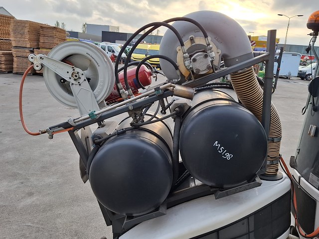 Werktuigdrager met onkruidbrander, nilfisk, fv2250, 2017 - afbeelding 28 van  36