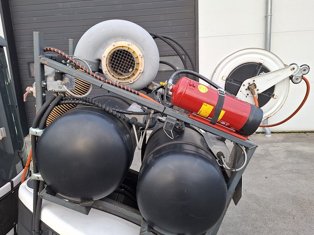 Werktuigdrager met onkruidbrander, nilfisk, fv2250, 2017 - afbeelding 29 van  36