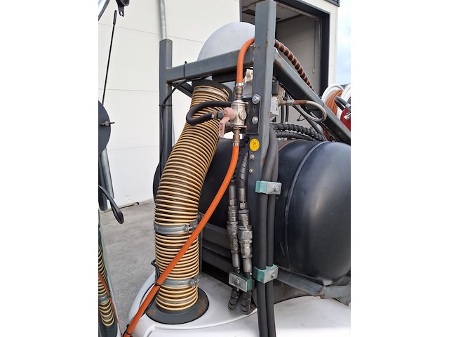 Werktuigdrager met onkruidbrander, nilfisk, fv2250, 2017 - afbeelding 30 van  36