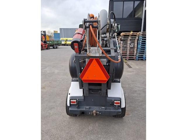 Werktuigdrager met onkruidbrander, nilfisk, fv2250, 2017 - afbeelding 33 van  36