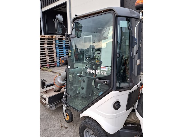 Werktuigdrager met onkruidbrander, nilfisk, fv2250, 2017 - afbeelding 35 van  36