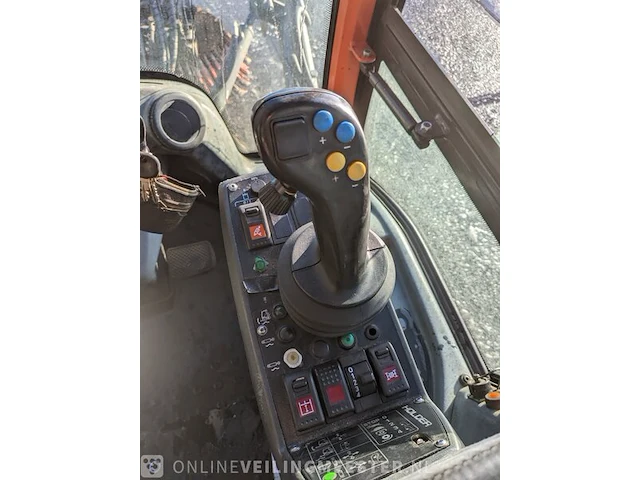 Werktuigendrager met kantensteker en borstel max holder, 212, bouwjaar 2015 - afbeelding 10 van  43
