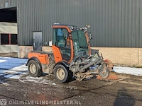 Werktuigendrager met kantensteker en borstel max holder, 212, bouwjaar 2015
