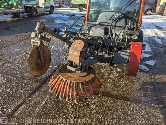 Werktuigendrager met kantensteker en borstel max holder, 212, bouwjaar 2015 - afbeelding 43 van  43