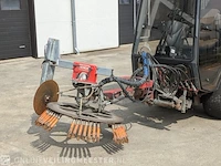 Werktuigendrager nimos, dh-trac okb-70 met veger- en kantensnijder, bouwjaar 2012 | 741h. | t-83-bzr - afbeelding 2 van  37