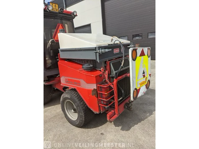 Werktuigendrager nimos, dh-trac okb-70 met veger- en kantensnijder, bouwjaar 2012 | 741h. | t-83-bzr - afbeelding 26 van  37
