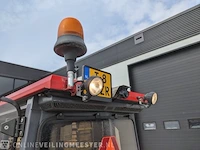 Werktuigendrager nimos, dh-trac okb-70 met veger- en kantensnijder, bouwjaar 2012 | 741h. | t-83-bzr - afbeelding 31 van  37