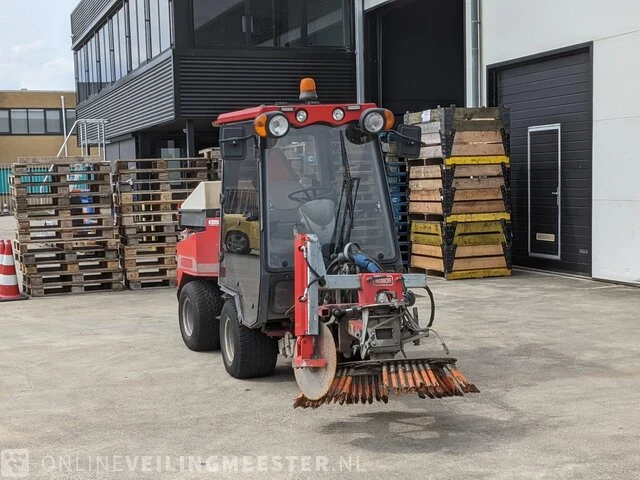 Werktuigendrager nimos, dh-trac okb-70 met veger- en kantensnijder, bouwjaar 2012 | 741h. | t-83-bzr - afbeelding 23 van  37