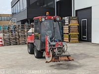 Werktuigendrager nimos, dh-trac okb-70 met veger- en kantensnijder, bouwjaar 2012 | 741h. | t-83-bzr - afbeelding 23 van  37