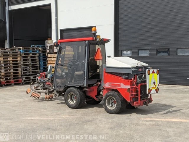 Werktuigendrager nimos, dh-trac okb-70 met veger- en kantensnijder, bouwjaar 2012 | 741h. | t-83-bzr - afbeelding 35 van  37