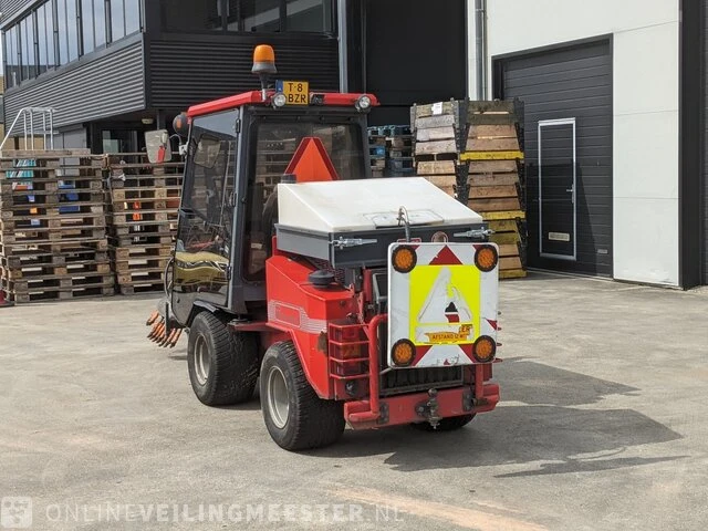 Werktuigendrager nimos, dh-trac okb-70 met veger- en kantensnijder, bouwjaar 2012 | 741h. | t-83-bzr - afbeelding 36 van  37
