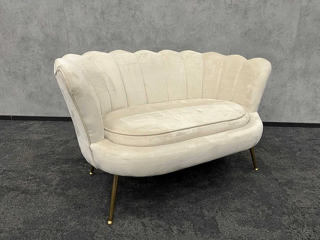 Westwing - design sofa beige - schelp velvet - afbeelding 1 van  12