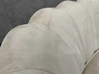 Westwing - design sofa beige - schelp velvet - afbeelding 11 van  12