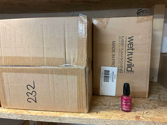 Wet ‘n wild nagellak (6900x) - afbeelding 9 van  11