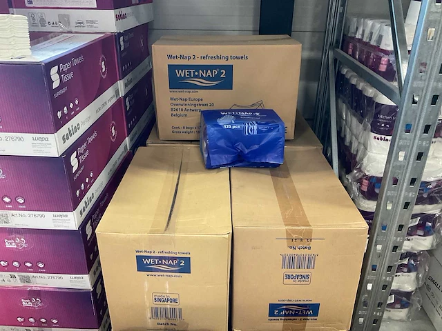 Wet nap - refreshing towels (9000x) - afbeelding 1 van  3