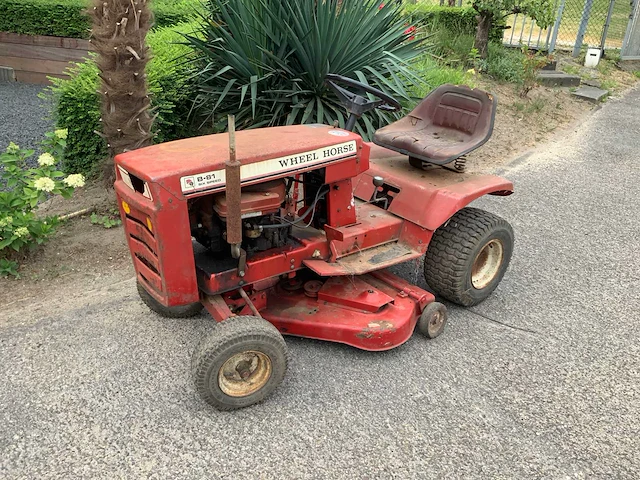 Wheel horse b81 6-speed grasmaaier - afbeelding 1 van  5