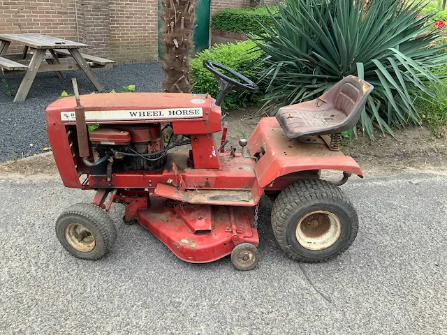 Wheel horse b81 6-speed grasmaaier - afbeelding 2 van  5