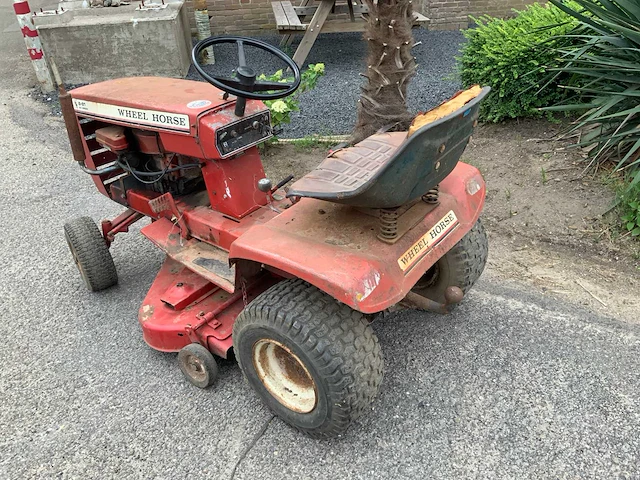 Wheel horse b81 6-speed grasmaaier - afbeelding 3 van  5