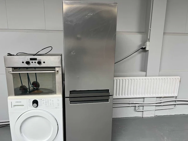 Whirlpool - combinatiekavel koelkast+ combimagnetron inbouw+ droger - afbeelding 13 van  13