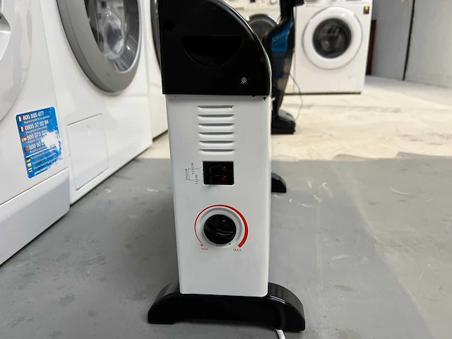 Whirlpool - whirlpool grijs koelkast + toyota naaimachine + el. heater convector - afbeelding 4 van  15