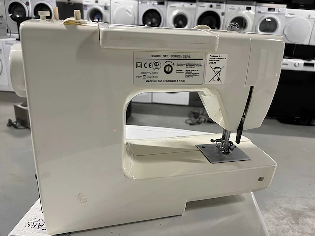 Whirlpool - whirlpool grijs koelkast + toyota naaimachine + el. heater convector - afbeelding 13 van  15