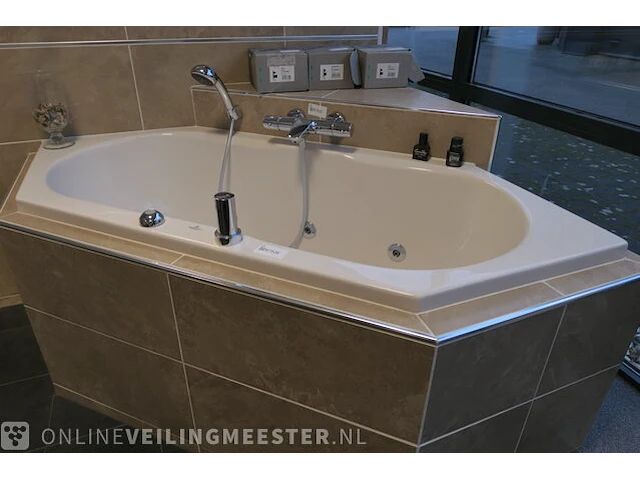 Whirlpool cleopatra, zes hoek, roomwit - afbeelding 1 van  11