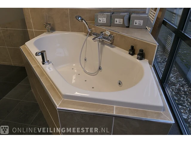 Whirlpool cleopatra, zes hoek, roomwit - afbeelding 4 van  11