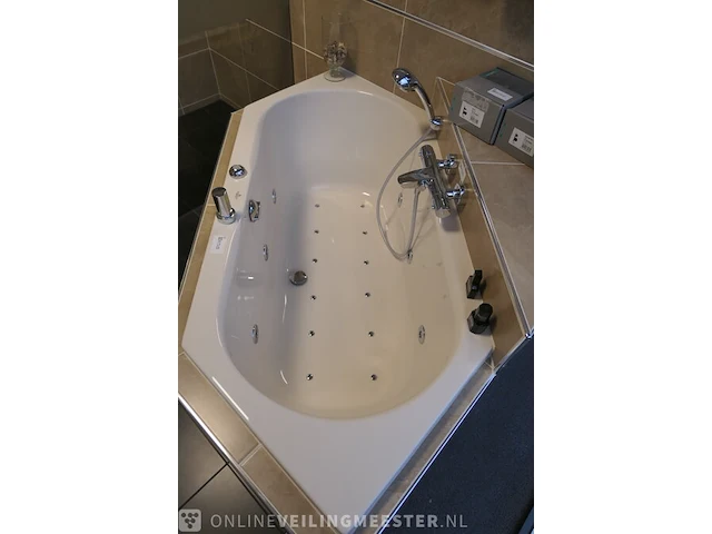 Whirlpool cleopatra, zes hoek, roomwit - afbeelding 5 van  11