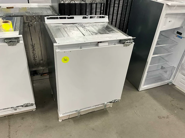 Whirlpool wbufz011 inbouw vriezer - afbeelding 2 van  3
