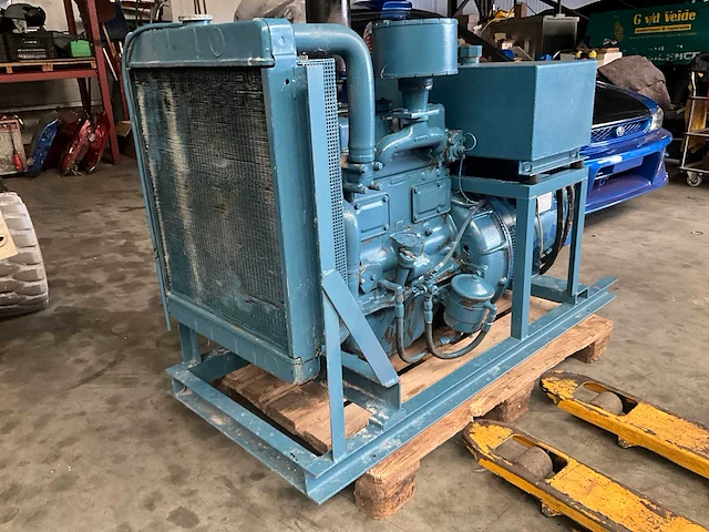 White / alternator 3 - generator set 36 kva - stroomgenerator - afbeelding 3 van  11