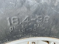 White field boss 2-105 oldtimer tractor - afbeelding 6 van  25