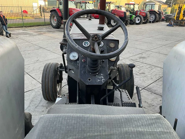 White field boss 2-105 oldtimer tractor - afbeelding 10 van  25