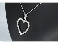 White gold heart-shaped pendant with diamond - afbeelding 1 van  4
