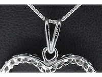White gold heart-shaped pendant with diamond - afbeelding 2 van  4
