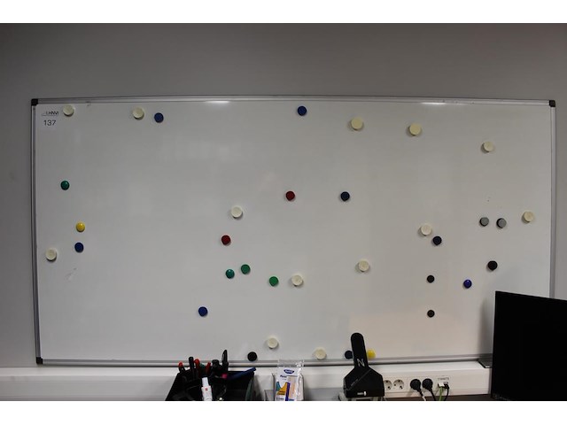 Whiteboard. afmeting. 180 x 90 cm. - afbeelding 1 van  1