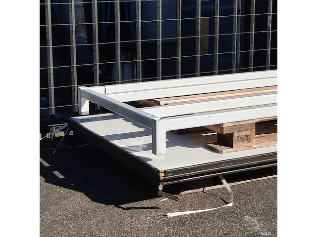 Whiteboard en een metalen onderstel - afbeelding 5 van  6