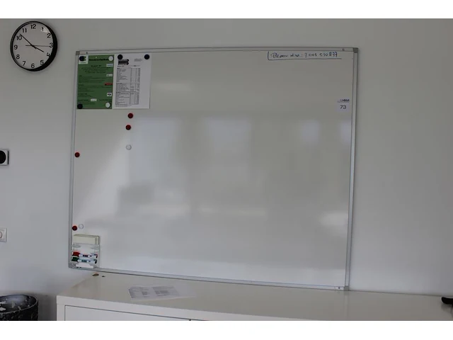 Whiteboard met afmeting 150 x 120cm. - afbeelding 1 van  1