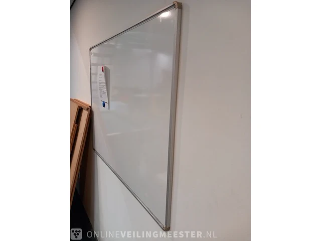 Whiteboard - afbeelding 1 van  3