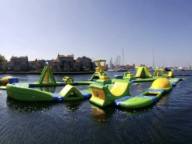 Wibit - compleet aquapark met toebehoren - combinatie kavels 2 t/m 107 - afbeelding 2 van  6