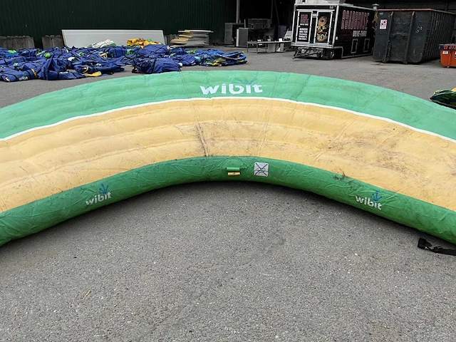 Wibit - curve - aquapark speeltoestel (c) - afbeelding 3 van  7