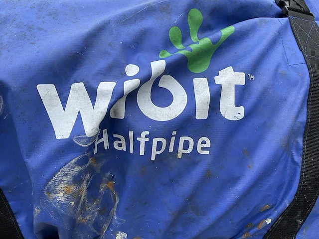 Wibit - halfpipe - aquapark speeltoestel (c) - afbeelding 5 van  9